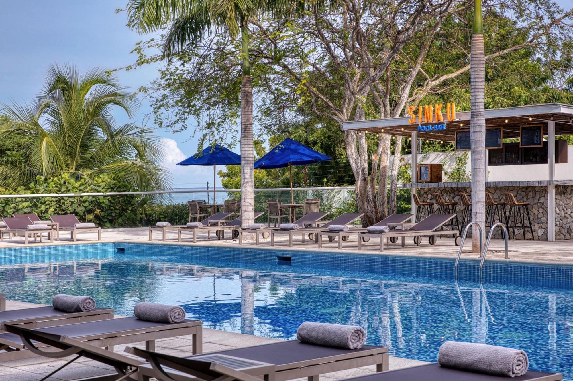 ซานตา มาร์ตา แมริออท รีสอร์ต ปลายา ดอร์มิดา Hotel ซันตามาร์ตา ภายนอก รูปภาพ The swimming pool at the hotel