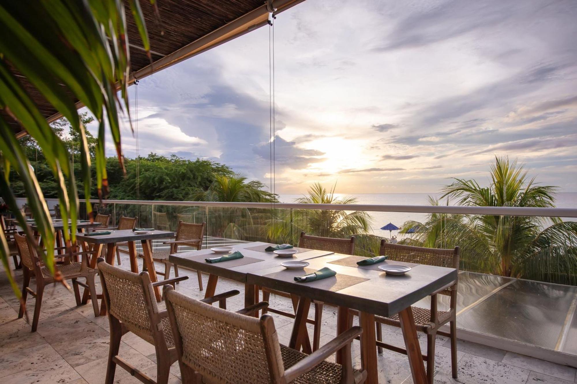 ซานตา มาร์ตา แมริออท รีสอร์ต ปลายา ดอร์มิดา Hotel ซันตามาร์ตา ภายนอก รูปภาพ Sunset at the restaurant