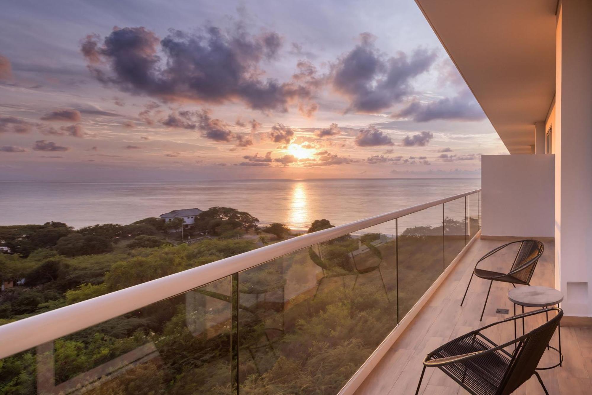 ซานตา มาร์ตา แมริออท รีสอร์ต ปลายา ดอร์มิดา Hotel ซันตามาร์ตา ภายนอก รูปภาพ Sunset view from a balcony