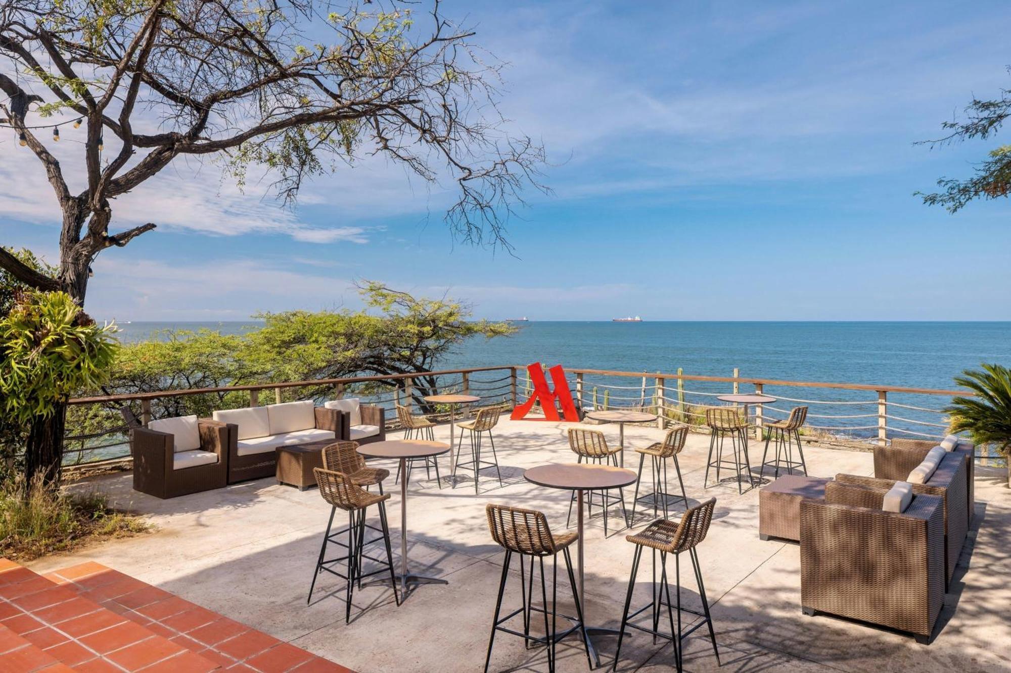 ซานตา มาร์ตา แมริออท รีสอร์ต ปลายา ดอร์มิดา Hotel ซันตามาร์ตา ภายนอก รูปภาพ The W Lounge at Kilimanjaro International Airport